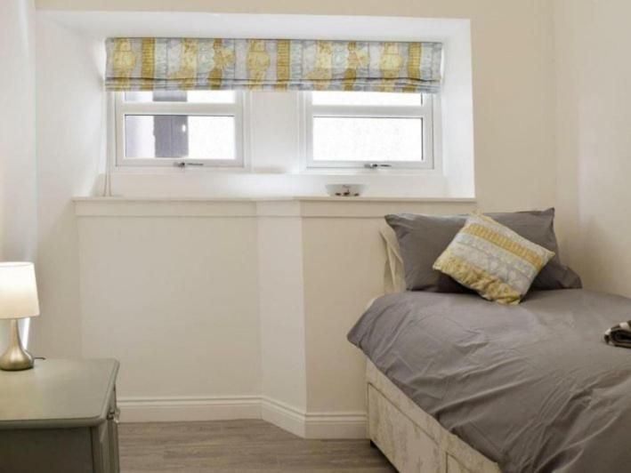 Courtyard Holiday Apartments Inverkeithing Exteriör bild
