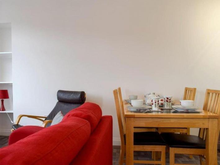 Courtyard Holiday Apartments Inverkeithing Exteriör bild