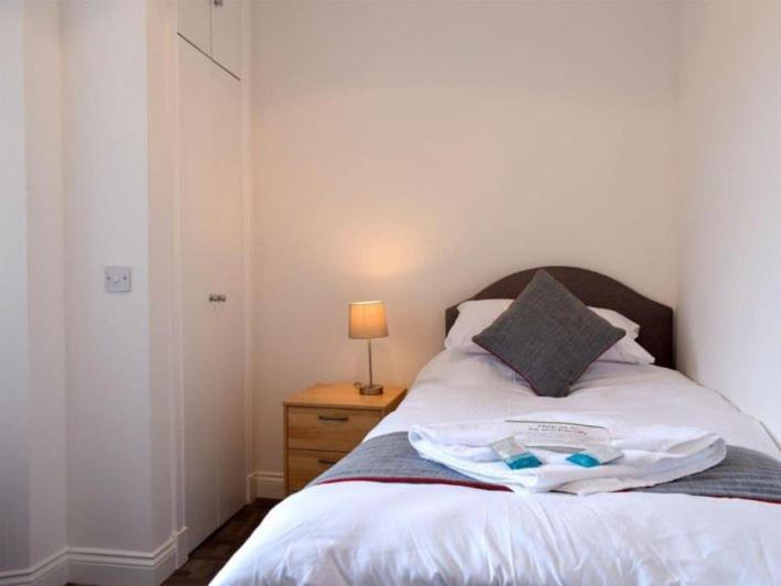 Courtyard Holiday Apartments Inverkeithing Exteriör bild