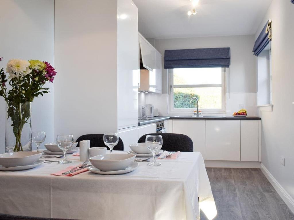 Courtyard Holiday Apartments Inverkeithing Exteriör bild