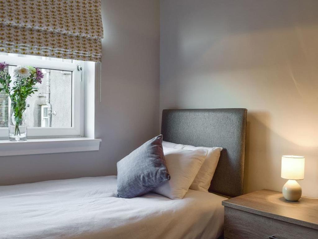 Courtyard Holiday Apartments Inverkeithing Exteriör bild