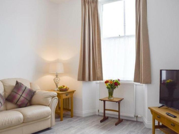 Courtyard Holiday Apartments Inverkeithing Exteriör bild