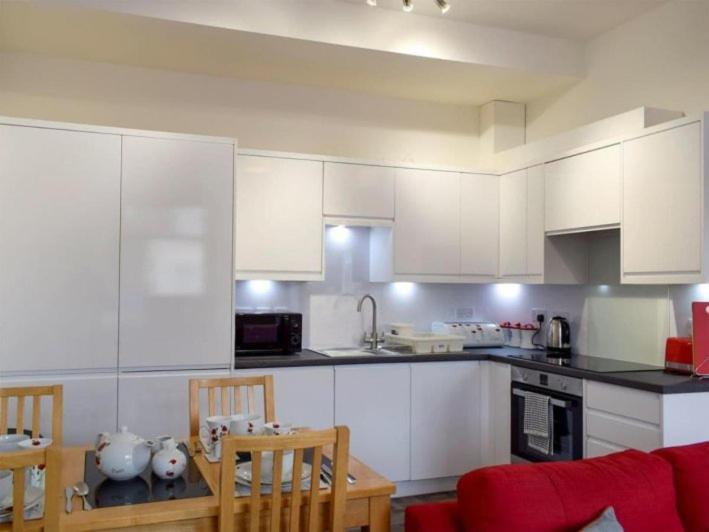 Courtyard Holiday Apartments Inverkeithing Exteriör bild