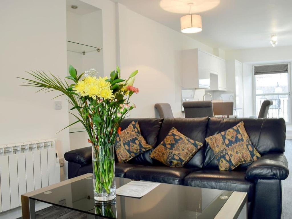 Courtyard Holiday Apartments Inverkeithing Exteriör bild