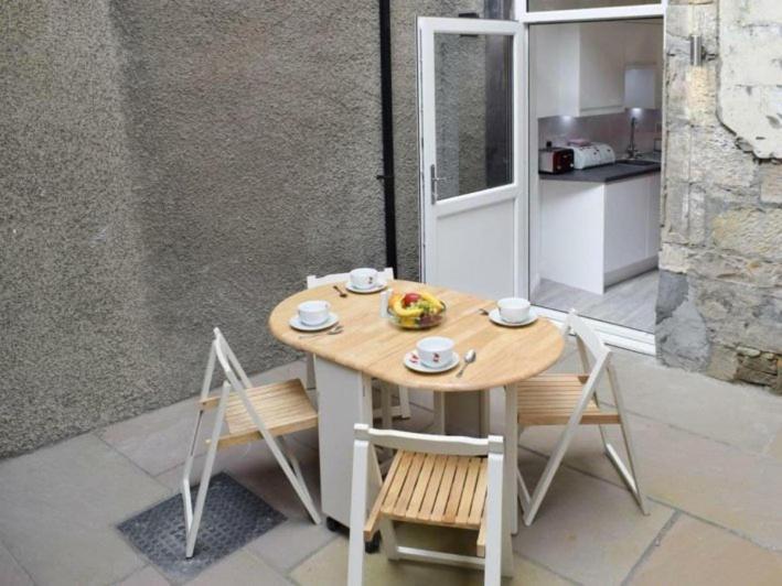 Courtyard Holiday Apartments Inverkeithing Exteriör bild